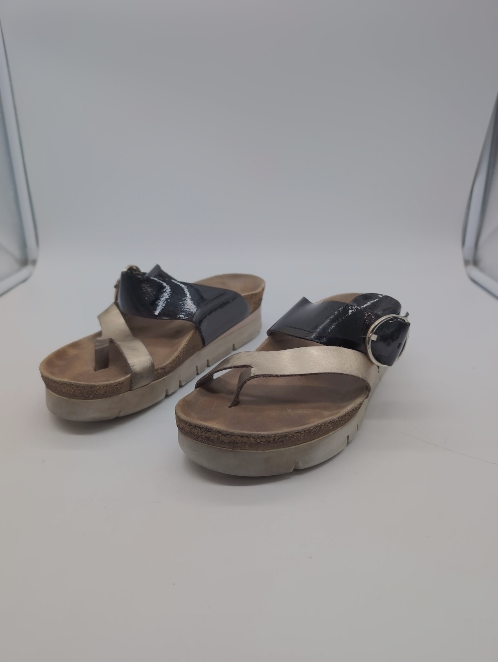 Mephisto Sz 36 / 6 Women’s Metallic Black & Gold Slide Sandals